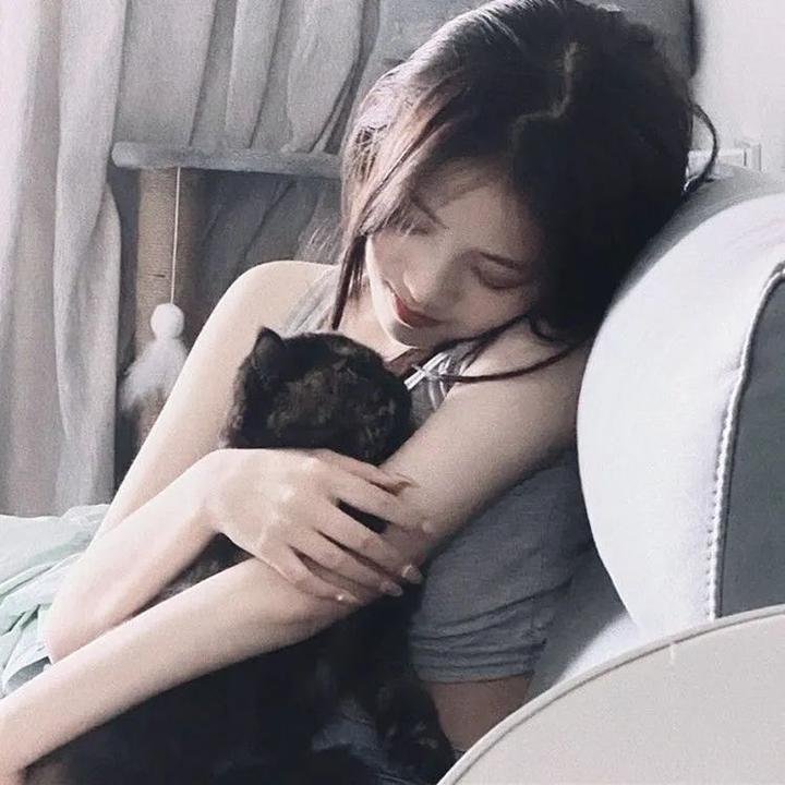 王府继兄宠我如宝，亲哥却后悔了